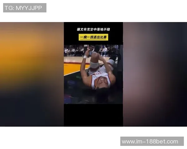 布克:外界认为我安静但在赛场上我会积极发声并努力表达正确观点 布克:外界认为我安静但在赛场上我会积极发声并努力表达正确观点