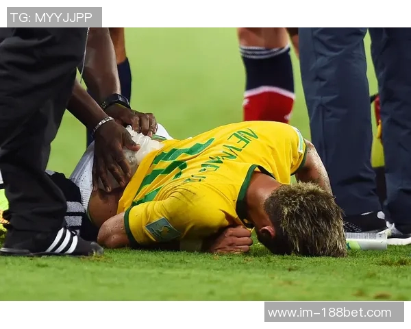 内马尔积极恢复训练专注提升左膝力量为复出做好准备 内马尔积极恢复训练专注提升左膝力量为复出做好准备